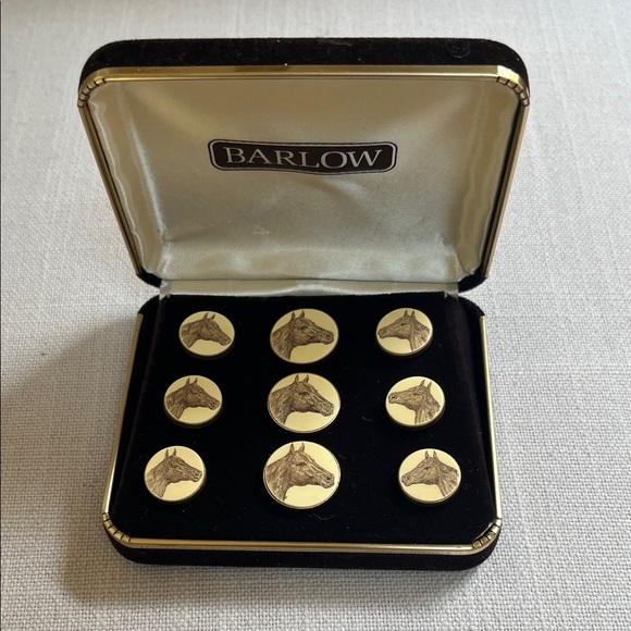 Accessories - Vintage Barlow Scrimshaw Horse Buttons